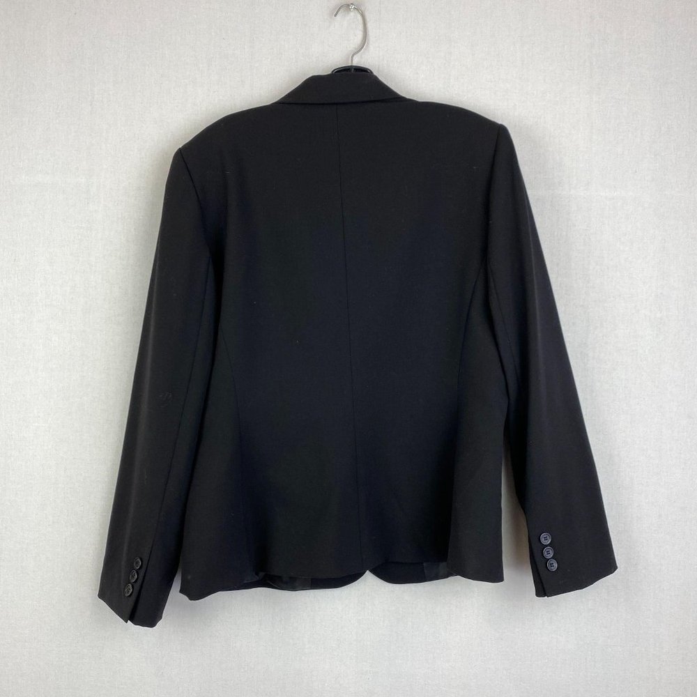 Tahari Basic Black Blazer - image 4